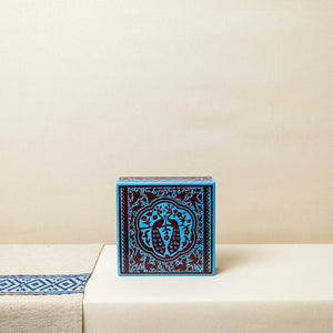 Caja Olinalá, azul y marrón