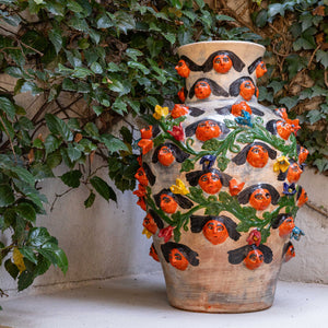 Jarrón Barro Pintado Sirenas y Flores