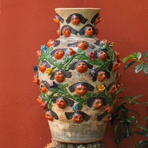 Jarrón Barro Pintado Sirenas y Flores